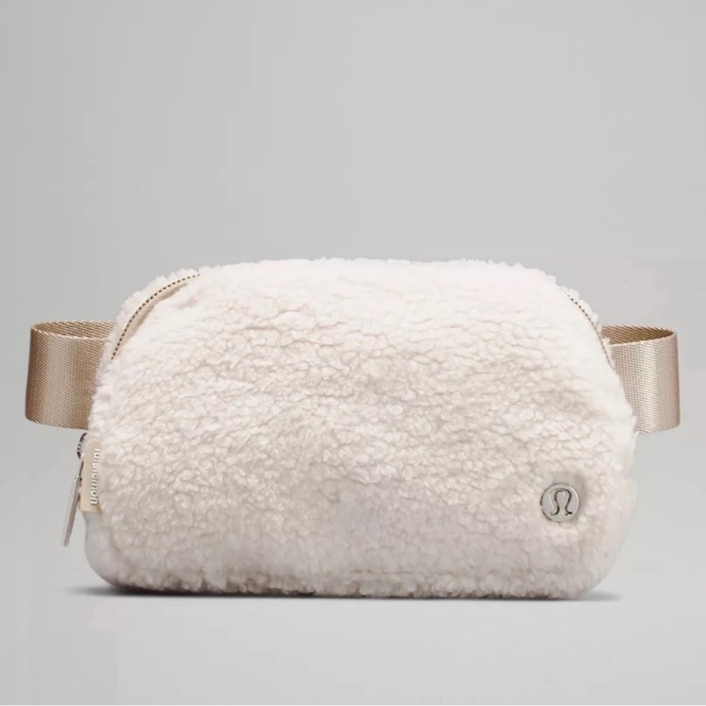 Everywhere Fleece Belt Bag - SAME DAY SHIP